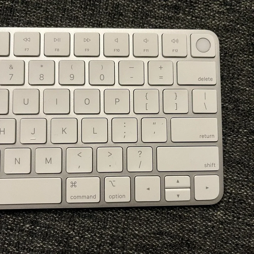 Apple Magic Keyboard 2nd Gen A2449 Wireless Bluetooth White Touch ID QWERTY